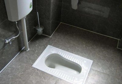 卫生间潮湿多霉？玻璃胶易发黑？懂行人都在用这种替代品，防霉更卫生